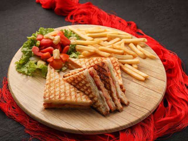 KAŞARLI TOST